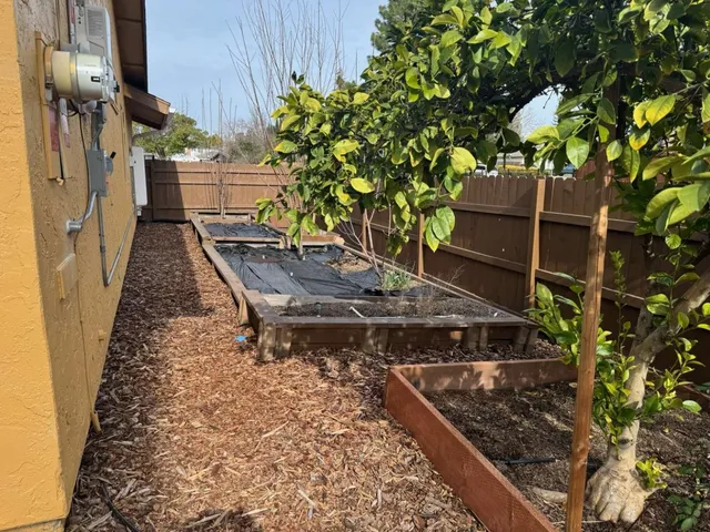 a view of an outdoor space