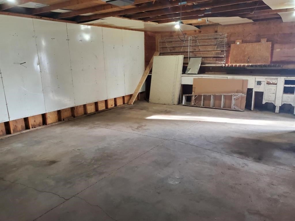 1003 Center Point Road Northeast Cedar Rapids, IA 52402 - Photo 14 of 16 Gallery Image 14