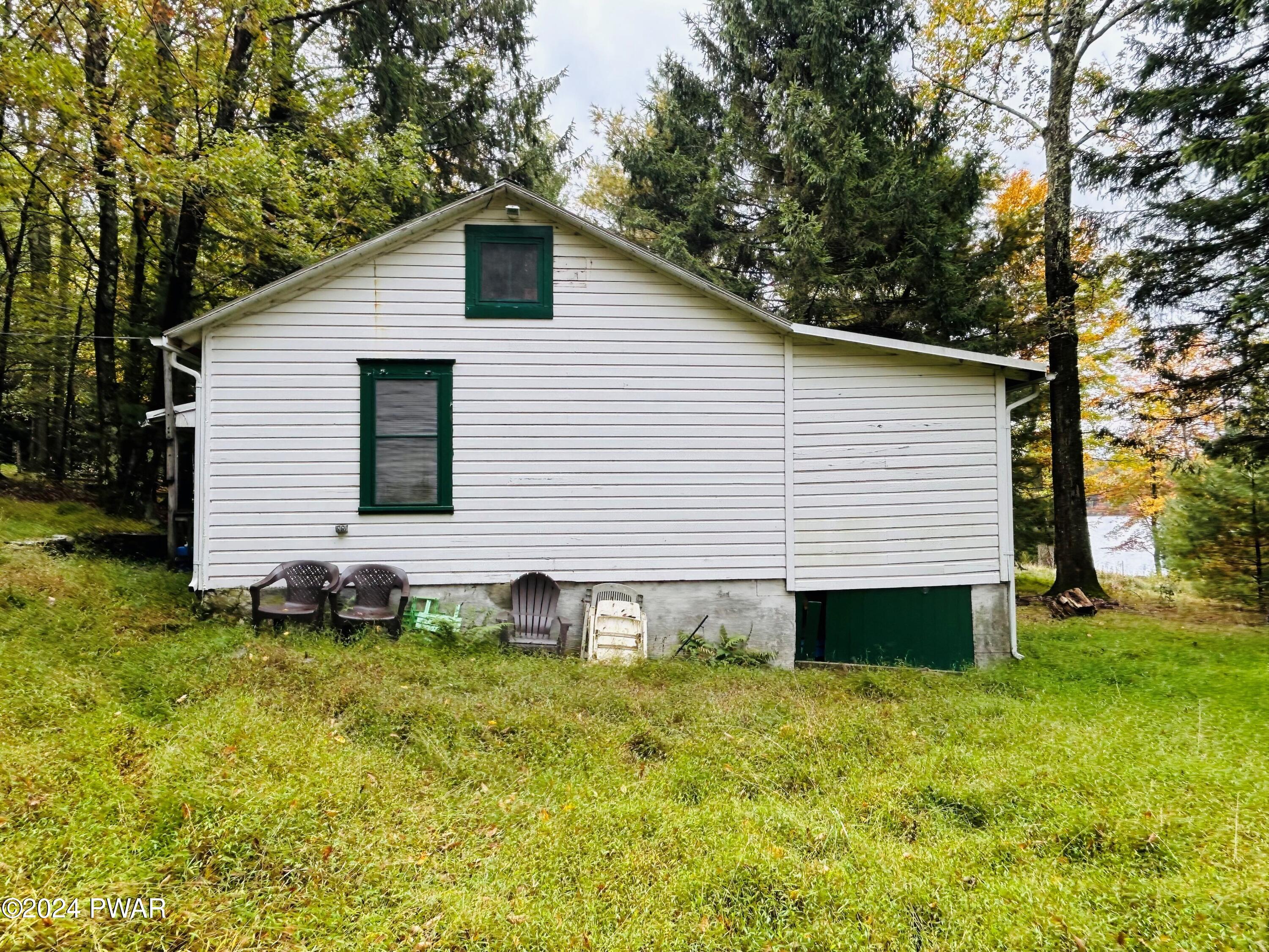 185 North Shore Road Greentown, PA 18426 - Photo 4 of 44
