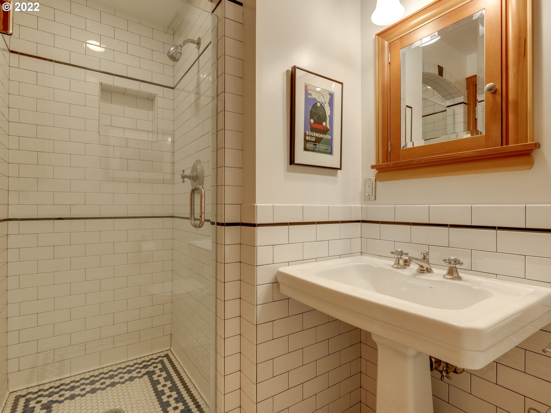 2527 Northwest Westover Road, Unit 3 Portland, OR 97210 - Photo 20 of 30 Gallery Image 20