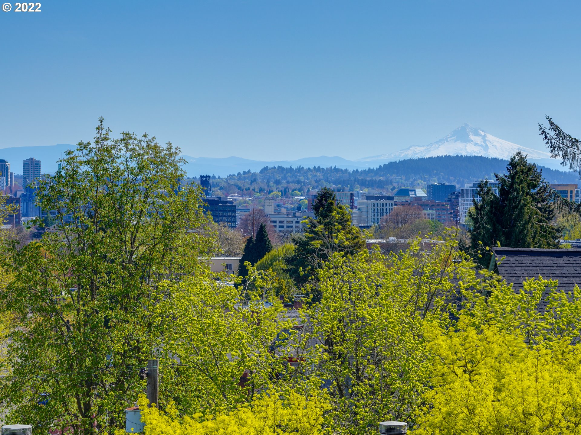 2527 Northwest Westover Road, Unit 3 Portland, OR 97210 - Photo 2 of 30 Gallery Image 2