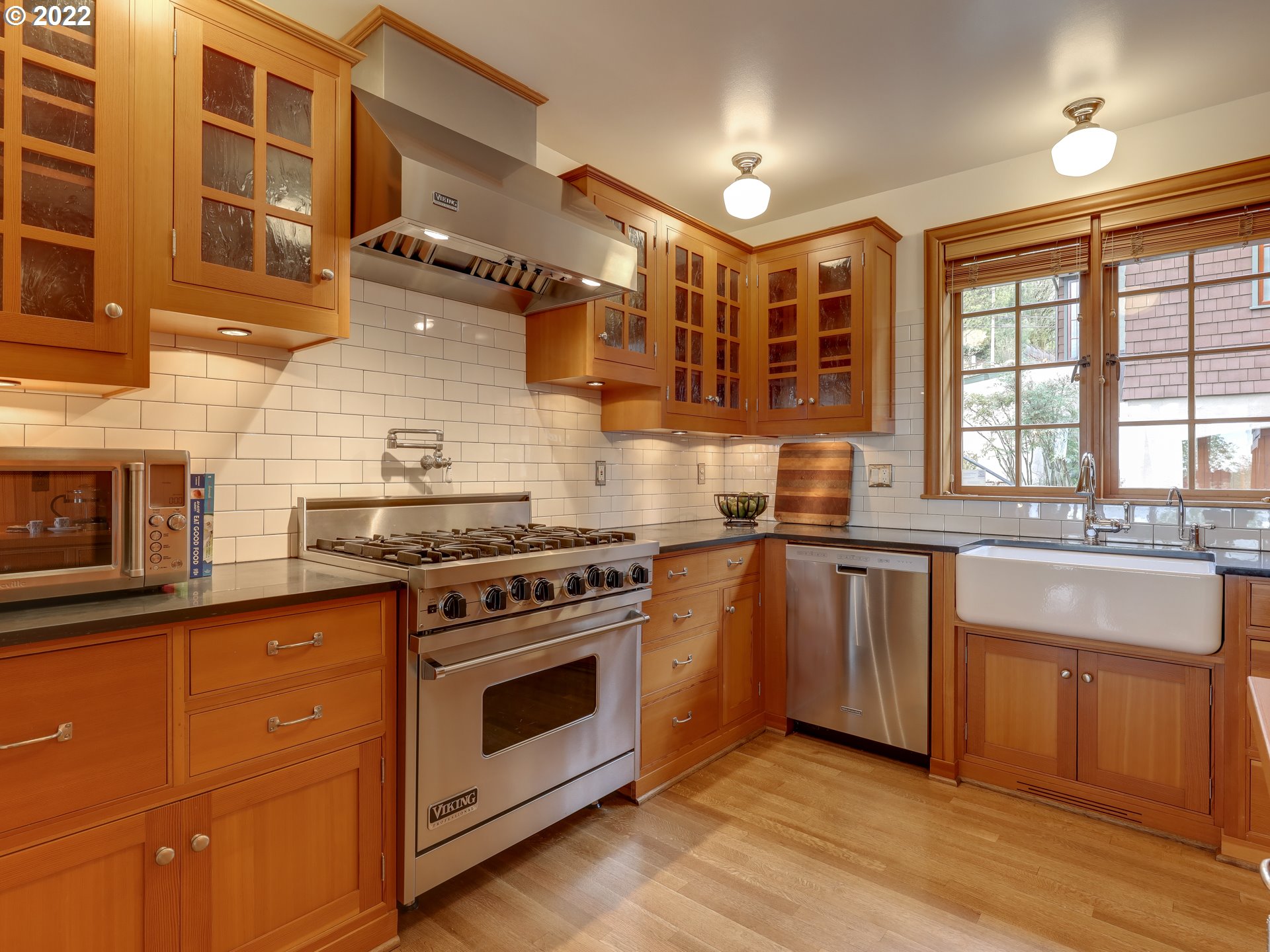 2527 Northwest Westover Road, Unit 3 Portland, OR 97210 - Photo 6 of 30 Gallery Image 6