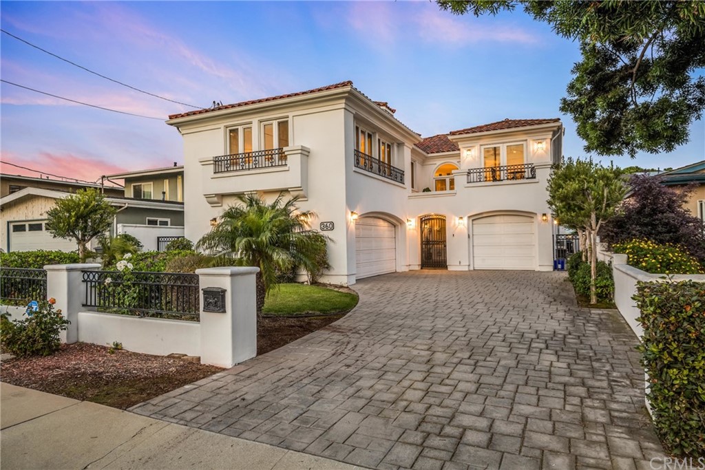 360 Hillcrest Street El Segundo, CA 90245 - Photo 2 of 45 a front view of house with yard