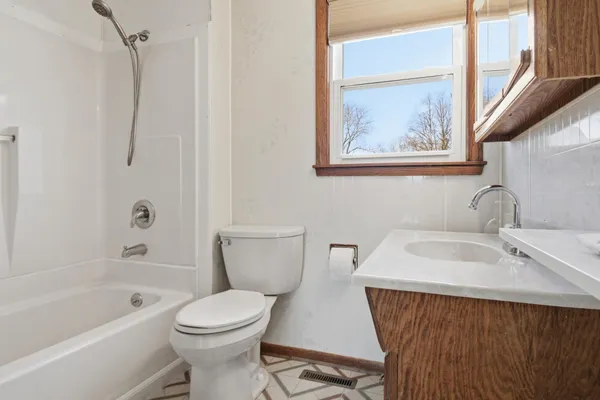 $185,000 | 520 Ann Street Southeast, Willmar, MN 56201