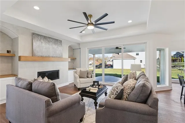 $662,000 | 1836 Green Meadow Drive, Liberty, MO 64068