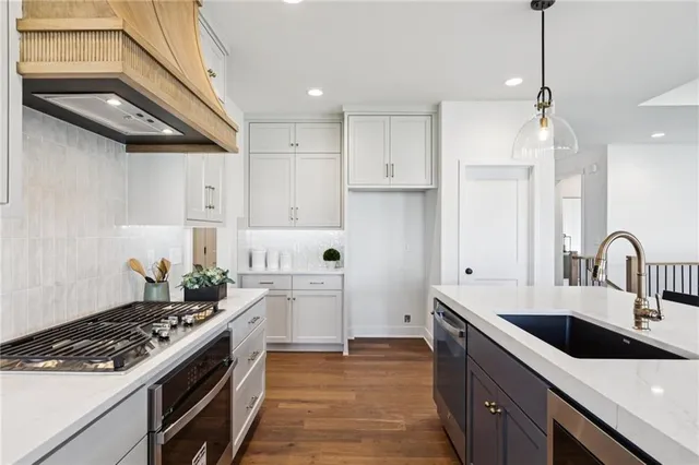 $662,000 | 1836 Green Meadow Drive, Liberty, MO 64068