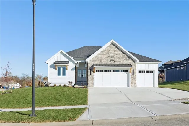 $662,000 | 1836 Green Meadow Drive, Liberty, MO 64068