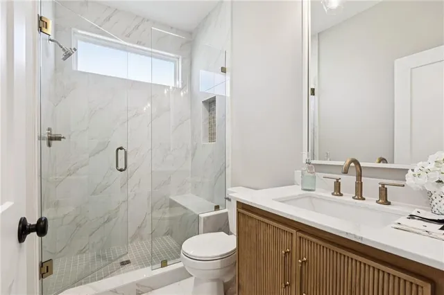 $662,000 | 1836 Green Meadow Drive, Liberty, MO 64068