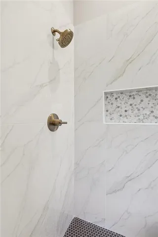 $662,000 | 1836 Green Meadow Drive, Liberty, MO 64068