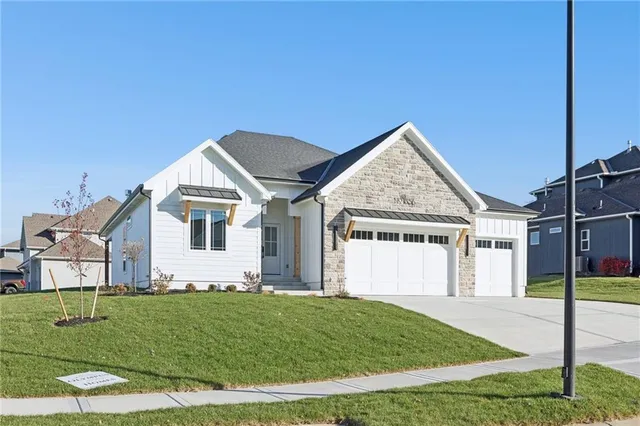 $662,000 | 1836 Green Meadow Drive, Liberty, MO 64068