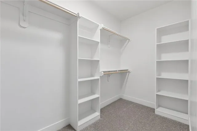 $662,000 | 1836 Green Meadow Drive, Liberty, MO 64068