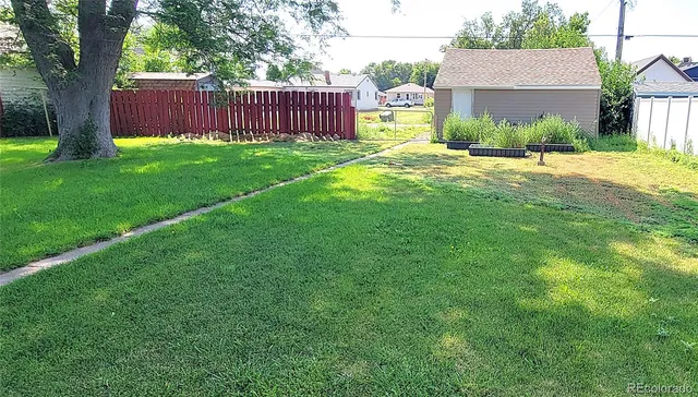 a picture of a cabinet