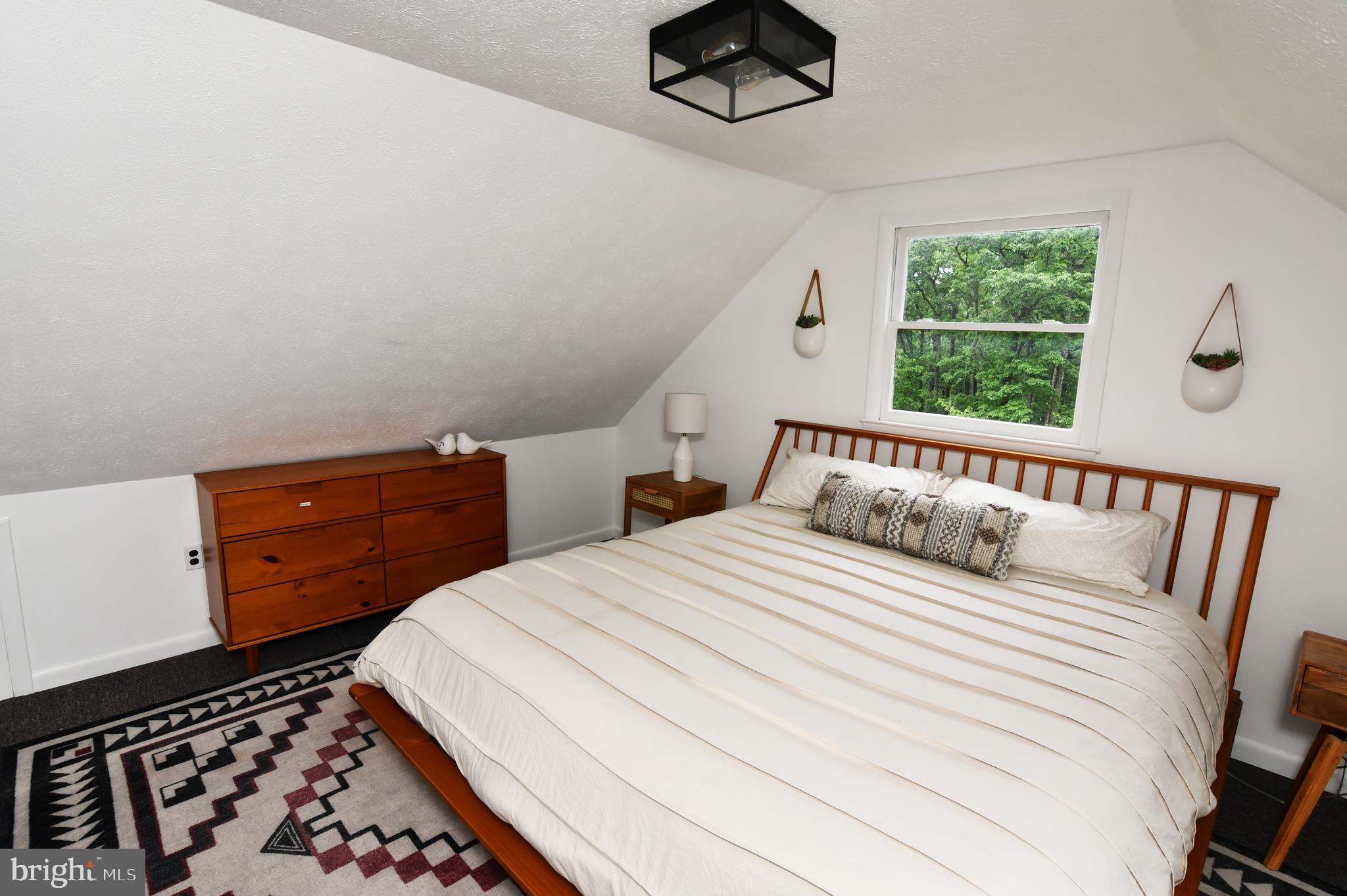 513 Cardinal Drive Rio, WV 26755 - Photo 29 of 55 Loft