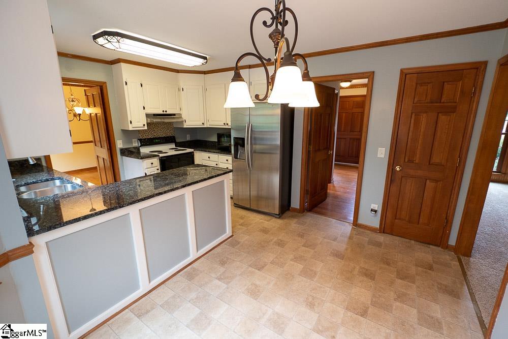201 Foxhound Road Simpsonville, SC 29680 - Photo 7 of 32 Gallery Image 7