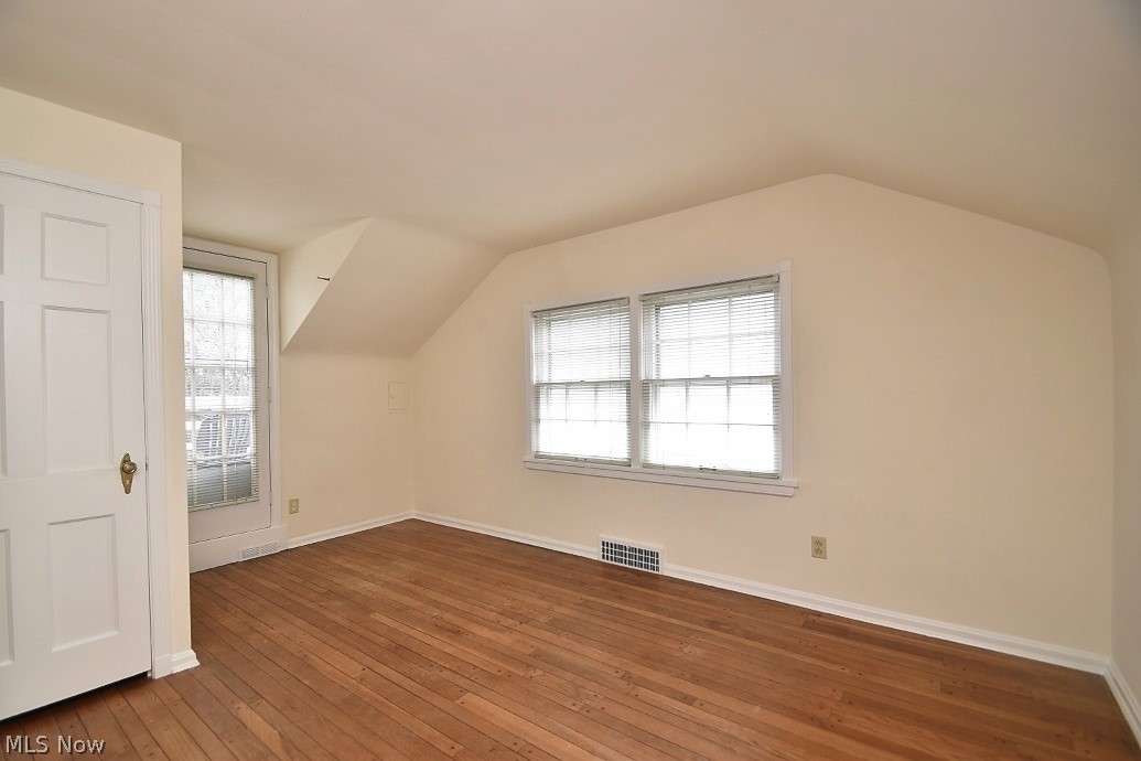 2401 Overlook Road Cleveland, OH 44106 - Photo 21 of 32 3rd bedroom