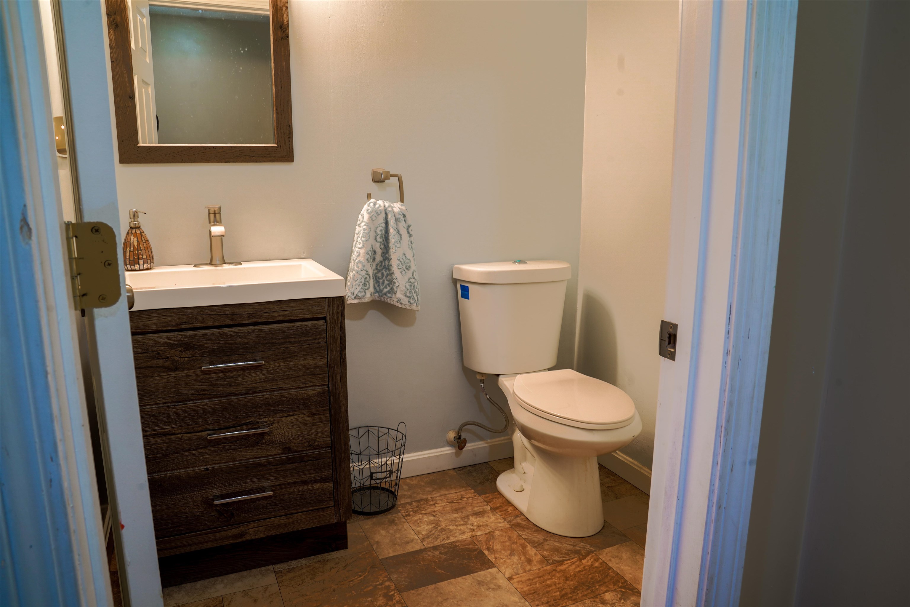 21 L Phillip Road Derry, NH 03038 - Photo 5 of 30