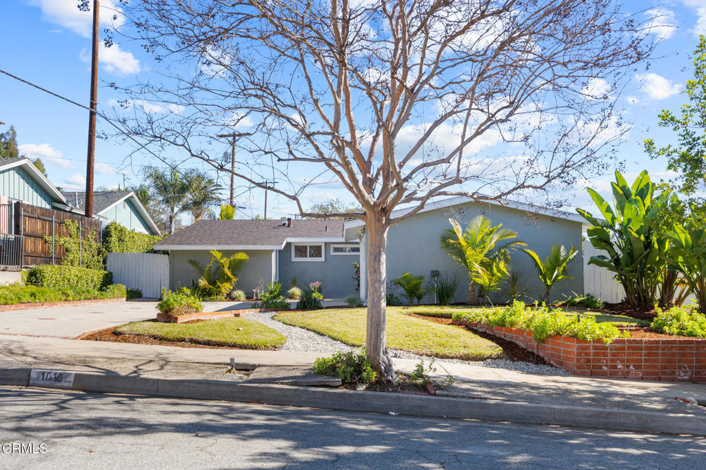 1010 Pepperhill Road Pasadena, CA 91107 - Photo 3 of 35 a view of a house with basketball court