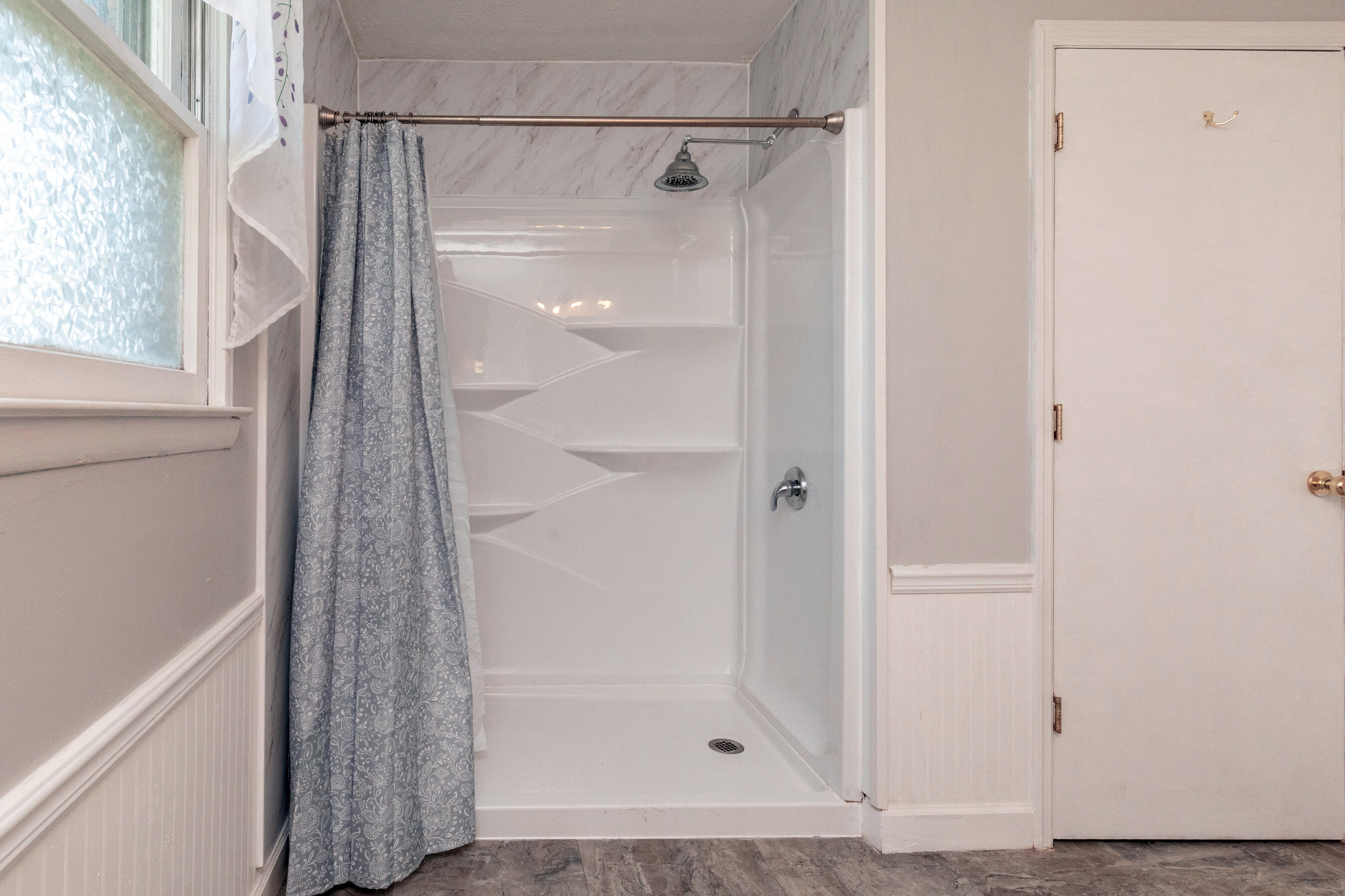 606 Cox Street Perryville, KY 40468 - Photo 16 of 50 Upstairs bathroom