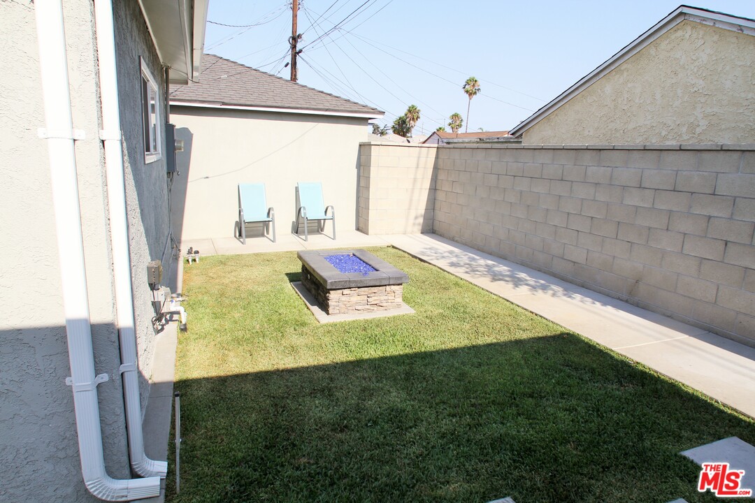 1712 West Poplar Street Compton, CA 90220 - Photo 33 of 41 a view of an outdoor space