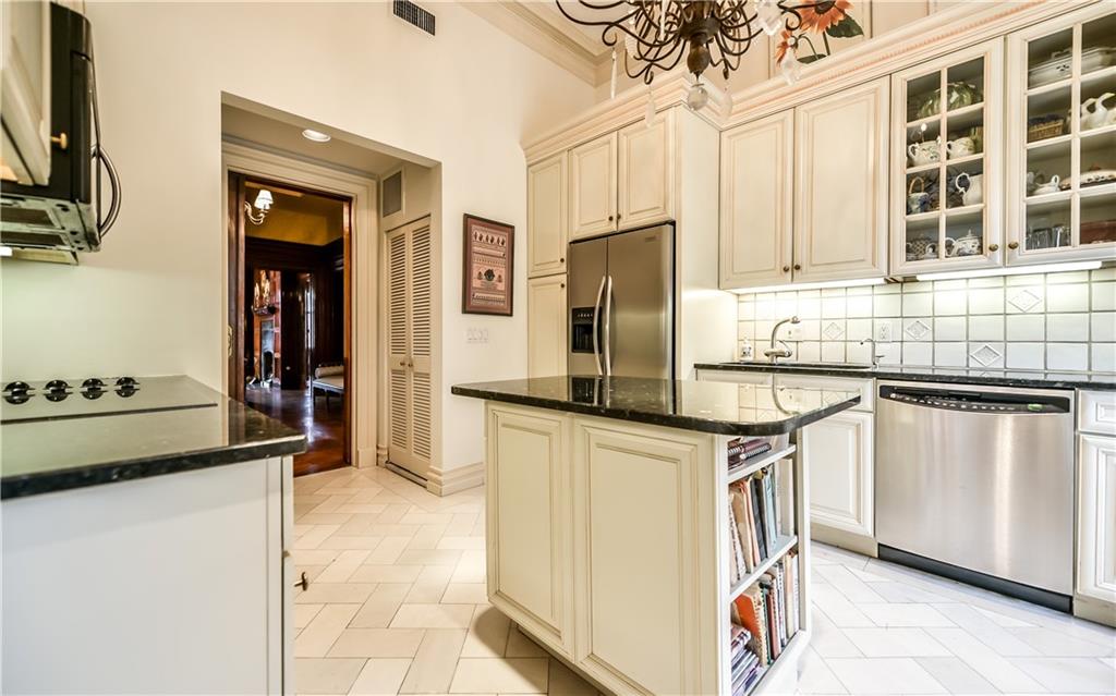 300 North Woodland Road, Unit 2A Pittsburgh, PA 15232 - Photo 14 of 25