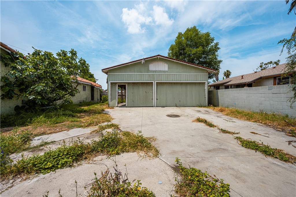 1405 South Center Avenue Compton, CA 90220 - Photo 19 of 25