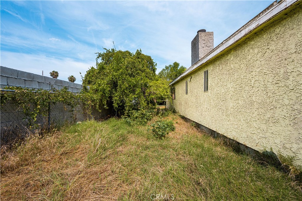 1405 South Center Avenue Compton, CA 90220 - Photo 23 of 25