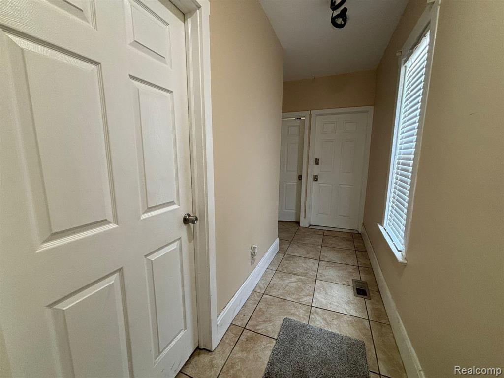 11429 East 8 Mile Road Warren, MI 48089 - Photo 9 of 34 Gallery Image 9