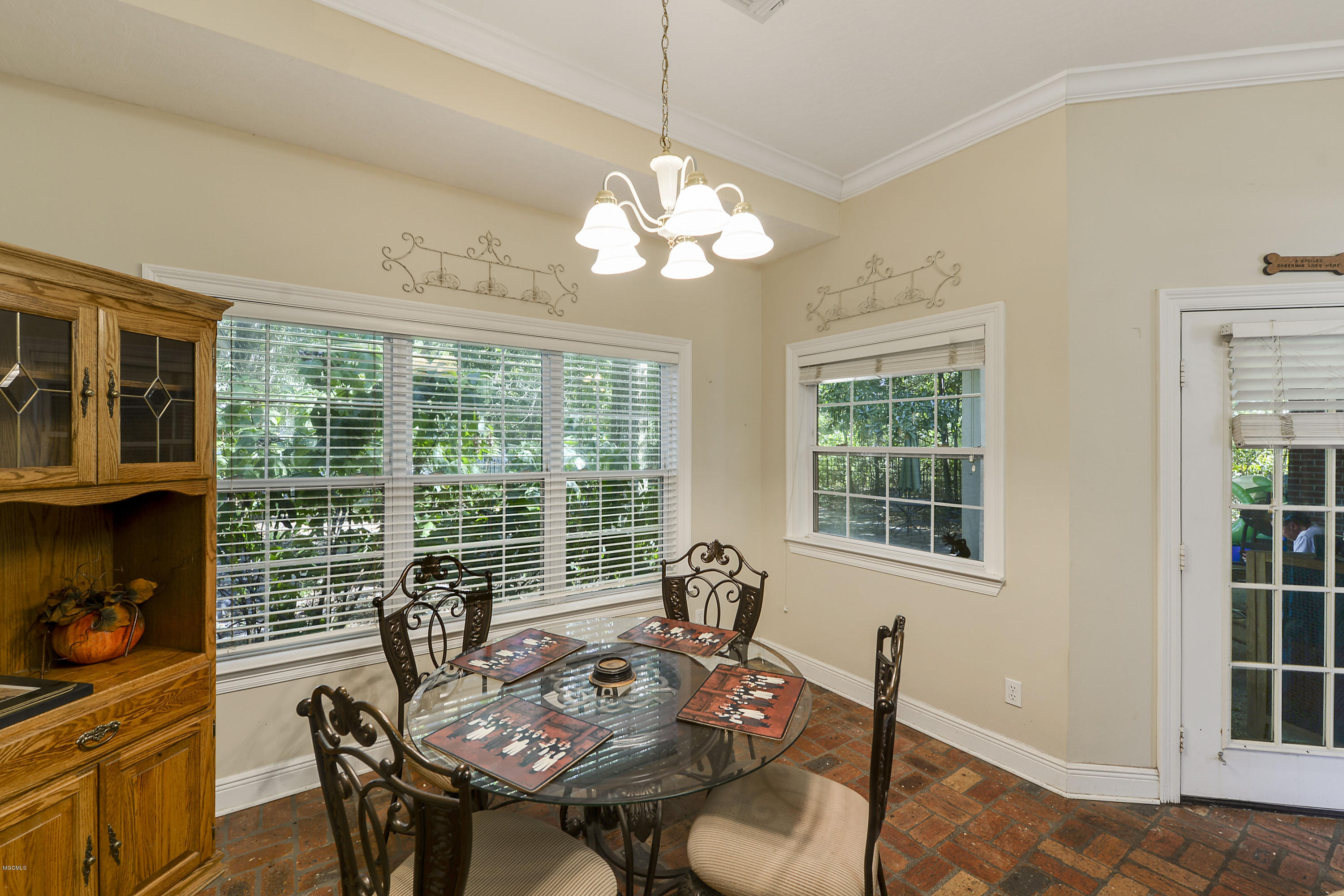 3610 Perryman Road Ocean Springs, MS 39564 - Photo 4 of 19 Breakfast Area