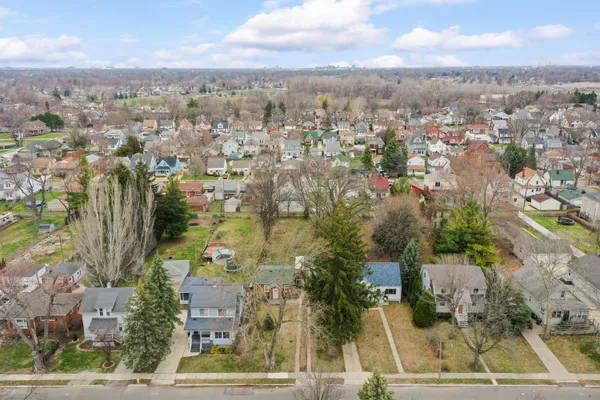 $124,900 | 664 Riverbank Street, Wyandotte, MI 48192