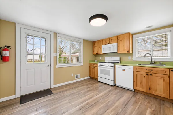 $124,900 | 664 Riverbank Street, Wyandotte, MI 48192