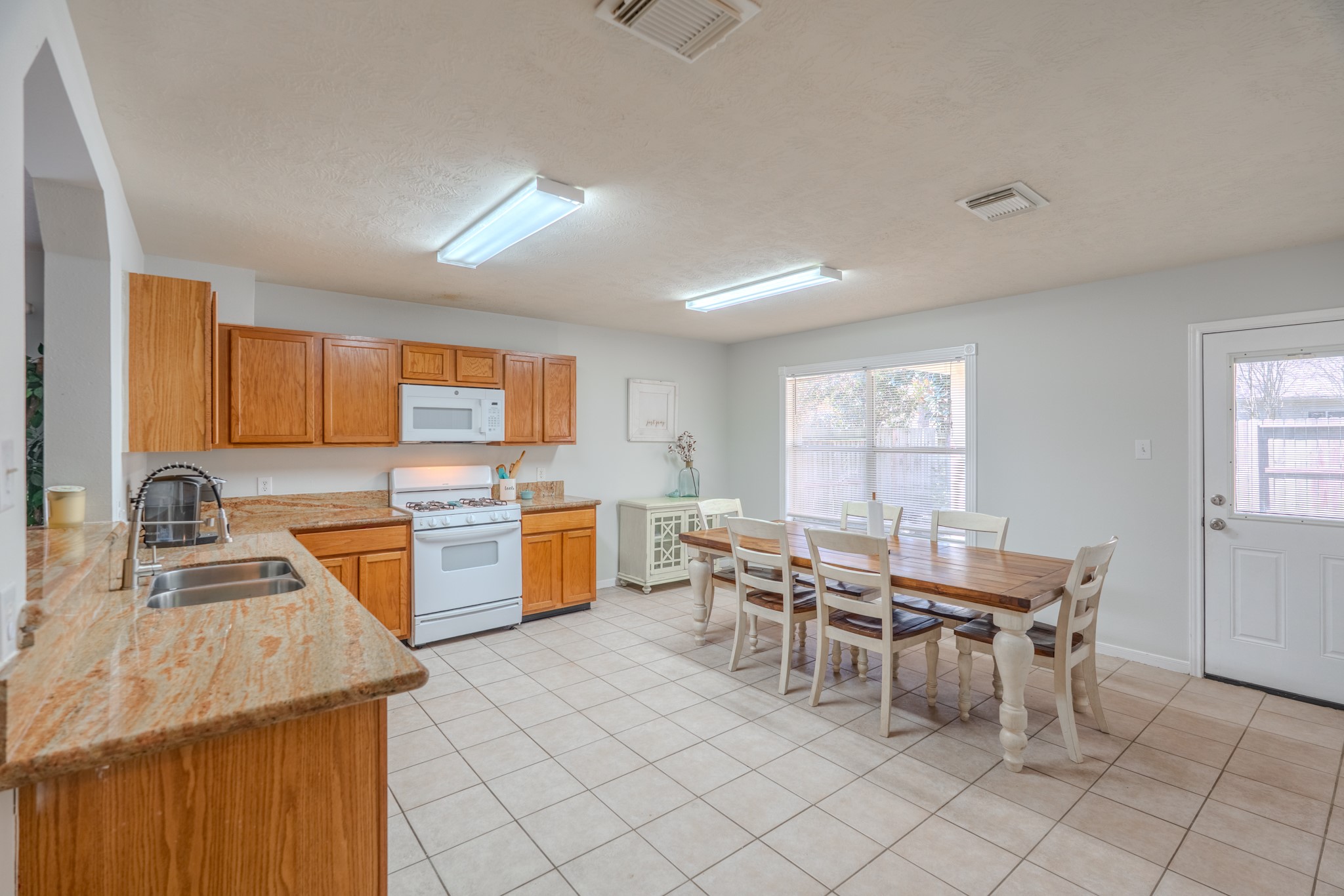 914 Parsonfield Court Spring, TX 77373 - Photo 11 of 38