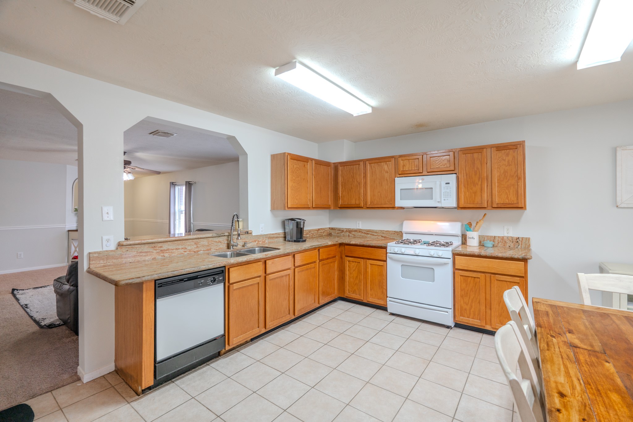 914 Parsonfield Court Spring, TX 77373 - Photo 13 of 38