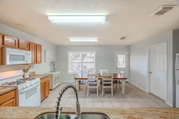 $1,950 | 914 Parsonfield Court, Spring, TX 77373