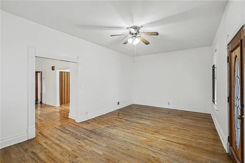 $285,000 | 2122 Summit Street, Kansas City, MO 64108
