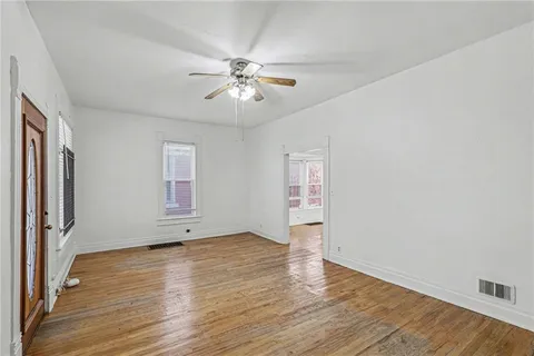 $285,000 | 2122 Summit Street, Kansas City, MO 64108