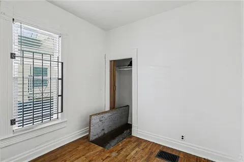 $285,000 | 2122 Summit Street, Kansas City, MO 64108