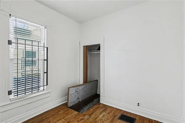 $260,000 | 2122 Summit Street, Kansas City, MO 64108