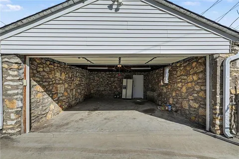 $285,000 | 2122 Summit Street, Kansas City, MO 64108