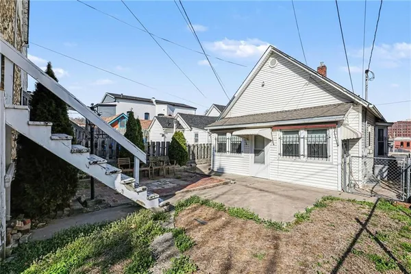 $260,000 | 2122 Summit Street, Kansas City, MO 64108