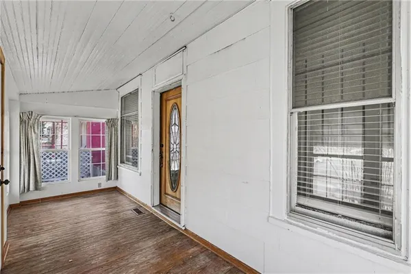$260,000 | 2122 Summit Street, Kansas City, MO 64108