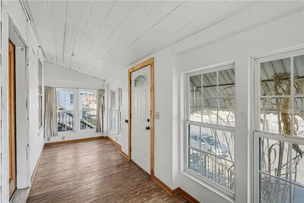 $260,000 | 2122 Summit Street, Kansas City, MO 64108