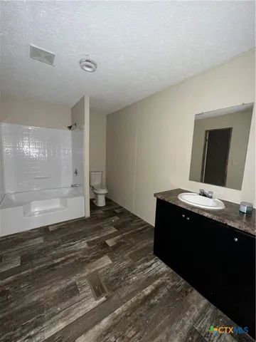 $265,000 | 925 County Road 2629, Moore, TX 78057