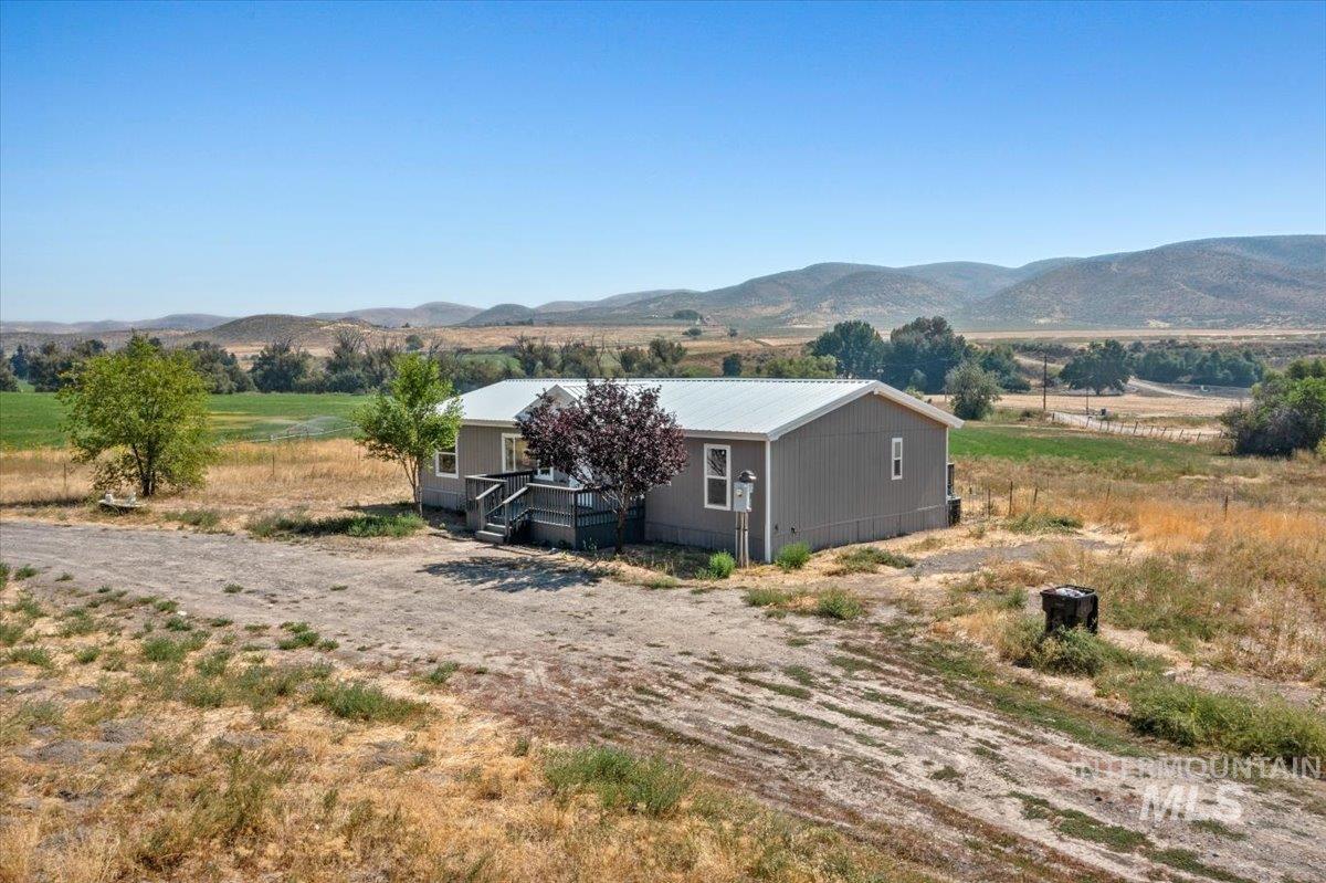 840 Highway 95 Weiser, ID 83672 - Photo 24 of 33 View of mountain backdrop featuring rural landscape