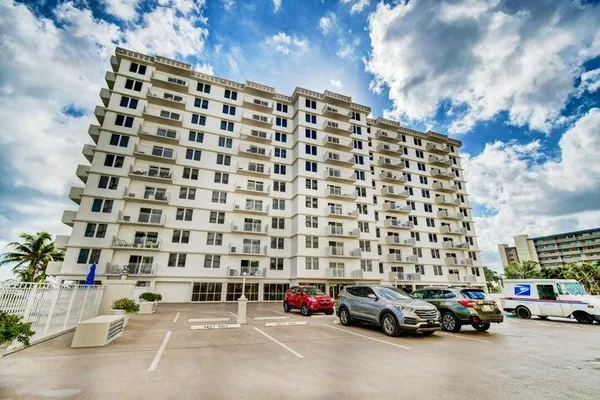$4,500 | 3221 South Ocean Boulevard, Unit 207, Highland Beach, FL 33487