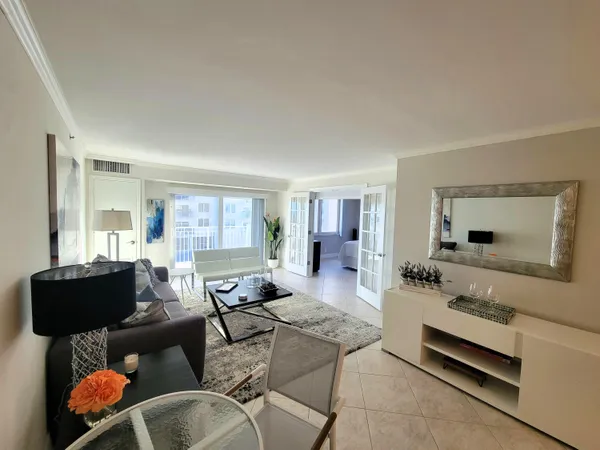 $4,500 | 3221 South Ocean Boulevard, Unit 207, Highland Beach, FL 33487