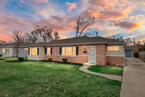 $395,000 | 705 Cumberland Street, Hoffman Estates, IL 60169