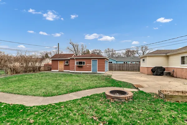 $395,000 | 705 Cumberland Street, Hoffman Estates, IL 60169