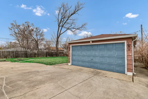 $395,000 | 705 Cumberland Street, Hoffman Estates, IL 60169