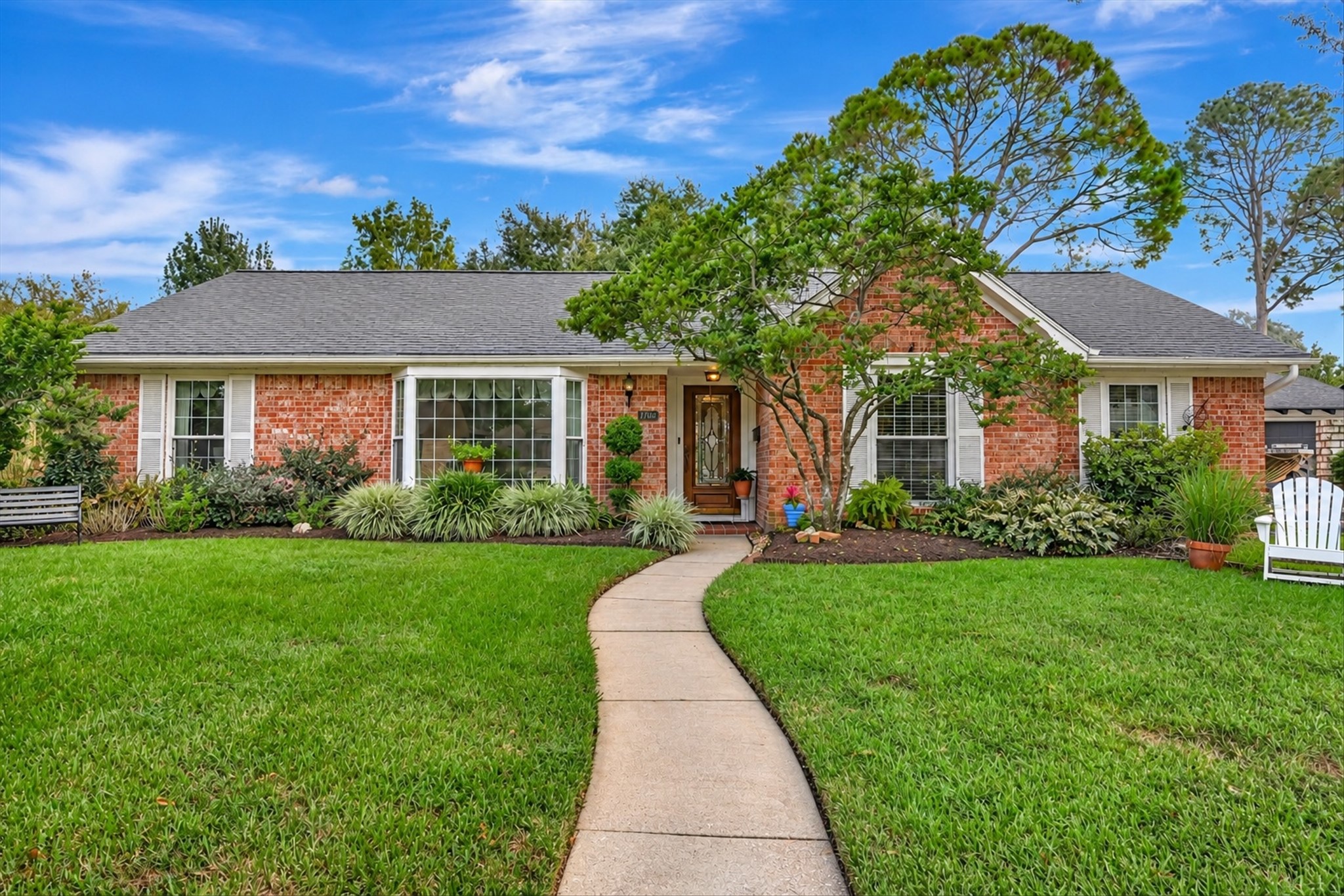 1702 Bowline Road Houston, TX 77062 - Photo 1 of 39 Gallery Image 1