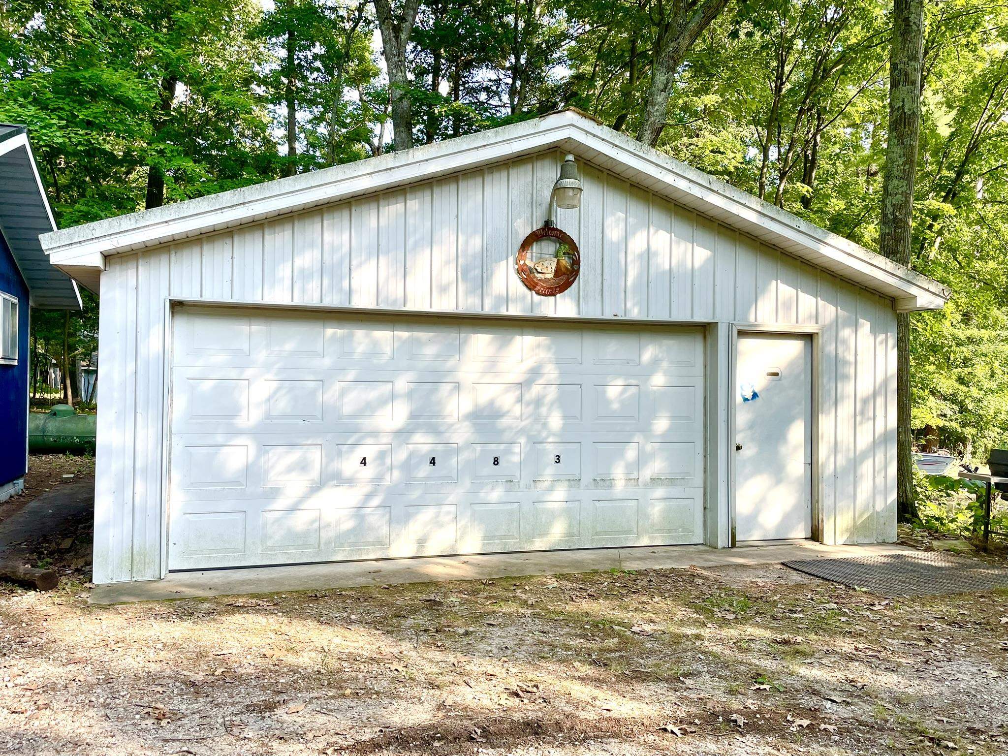 4483 West Hickory Road Honor, MI 49640 - Photo 2 of 21 1948917-f0f380cb-c39c-424e-acc1-7c290ead6793.JPG